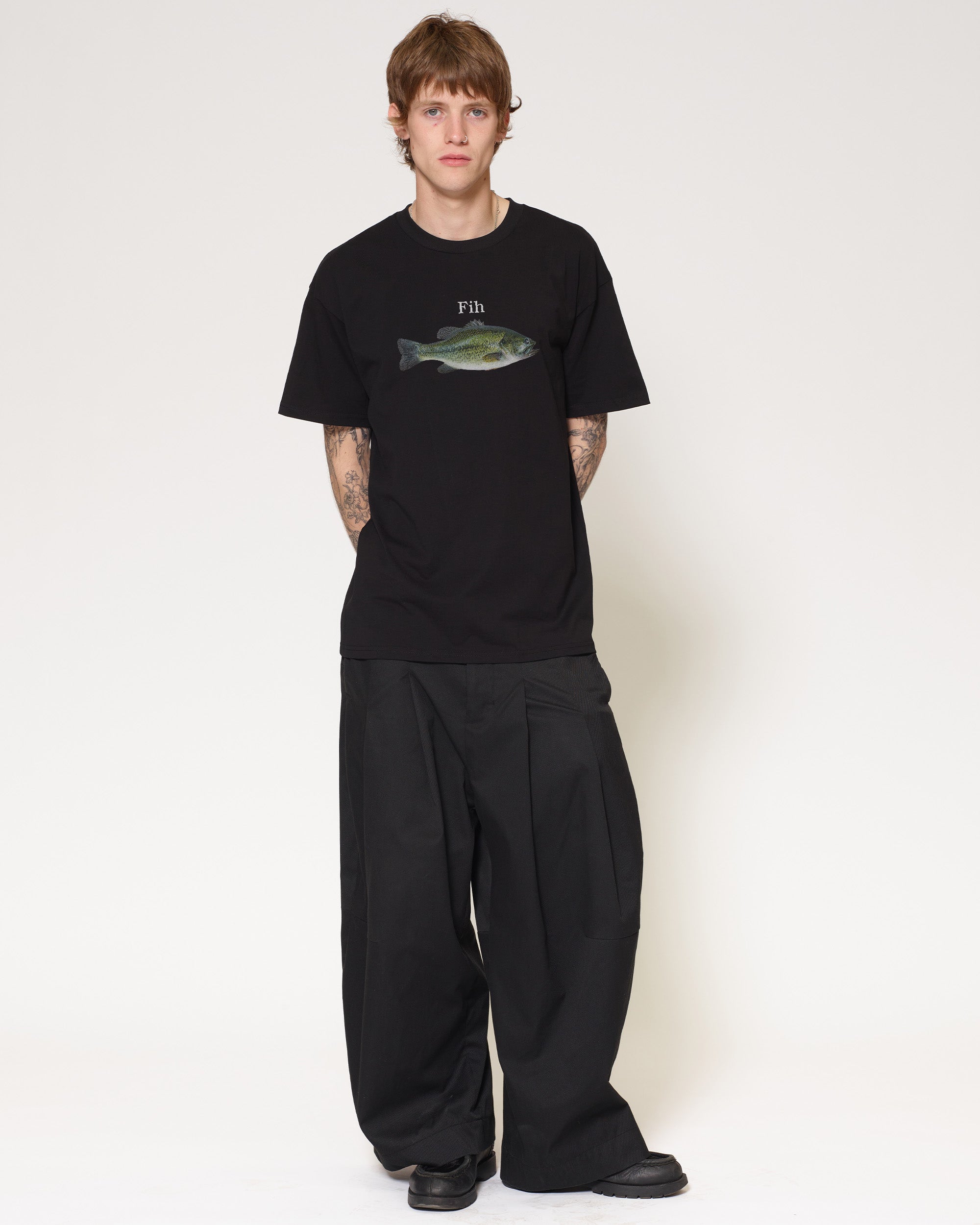 เสื้อยืดกราฟิกแบรนด์สตรีทแฟชั่ - Streetwear Brand Trends บทวิจารณ์และราคา
